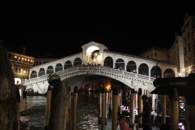 ベネチアといえばこの橋