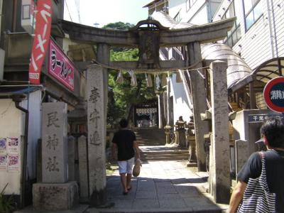 ひっそりとたたずむ神社