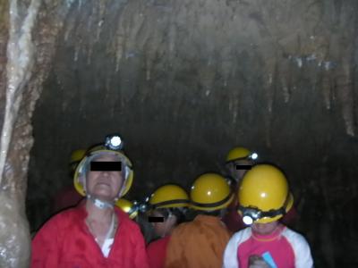 玉泉洞の非公開エリアの洞窟探検