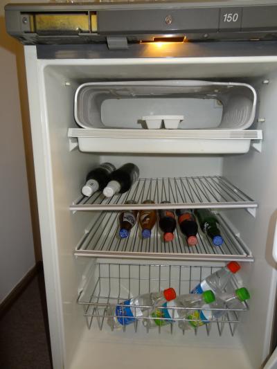 冷蔵庫（ミニバー）、有料