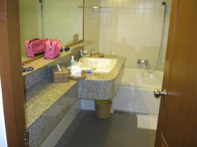 各ペットルームのトイレと浴室があります。