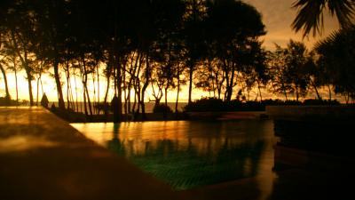 プールから見た夕焼けが綺麗で感動しました！
