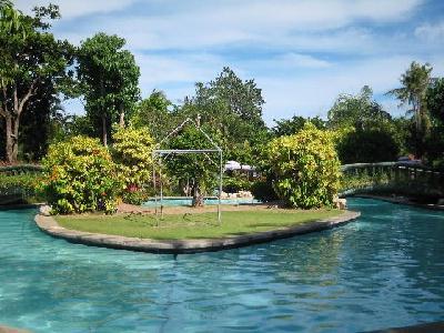 ガーデンプール