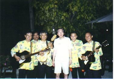 レストランの専属バンド