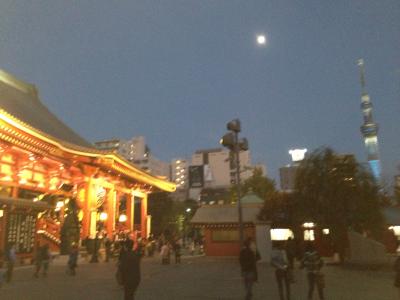 月と浅草寺とスカイツリー