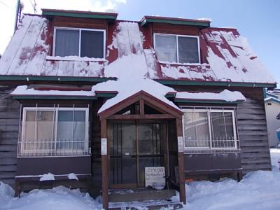 えみな　バックパッカーズ