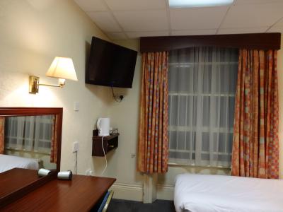 お部屋にポットがあり、便利です。