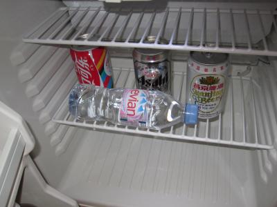 冷蔵庫の中（写真はミニバー用で有料です）