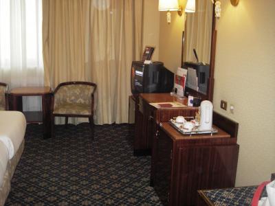 スーツケースを広げても十分な広さ