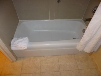 部屋のバスタブ