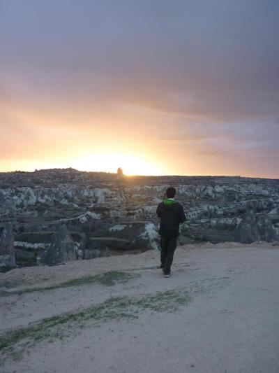 展望台から朝日を眺める