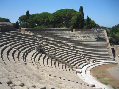 古代遺跡がローマ近郊で見られます。