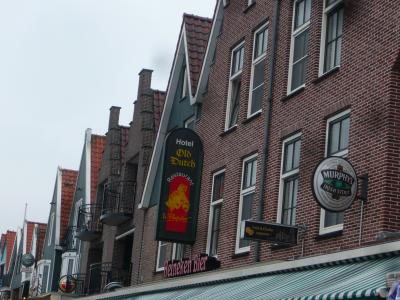 小さな港に面した雰囲気のいい場所