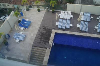 ホテルのプール