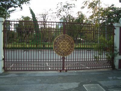 ランスワン通りの突き当たりはルンピニ公園です。