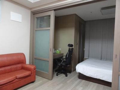 ダブルベッドが一つ