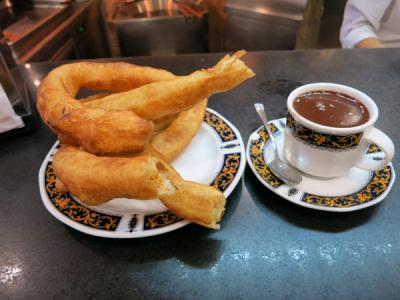 明るいカフェ（チュレリア　アルハンブラ）