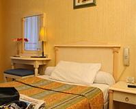 国虎屋向かいの親切なプチホテル