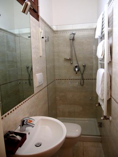 めっちゃ狭いけど、キレイ。