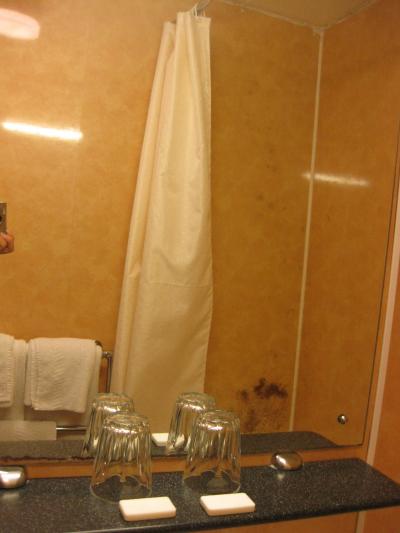 バスルームの鏡