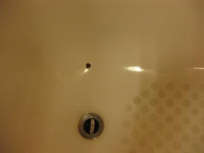 バスルームのバスタブ