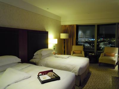 正面にマカオタワーが。