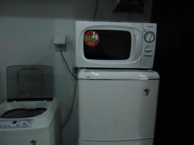 部屋の洗濯機でハウスキーピングが洗濯してくれます