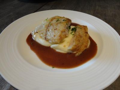 土日のランチは行列必至！