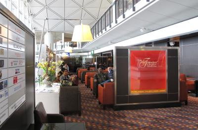 香港国際空港内の24時間営業ラウンジ