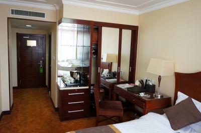 最初に泊まった部屋（７階）窓があり割と綺麗でした