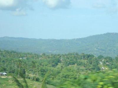 セブシティーからは山道を通り2時間30分