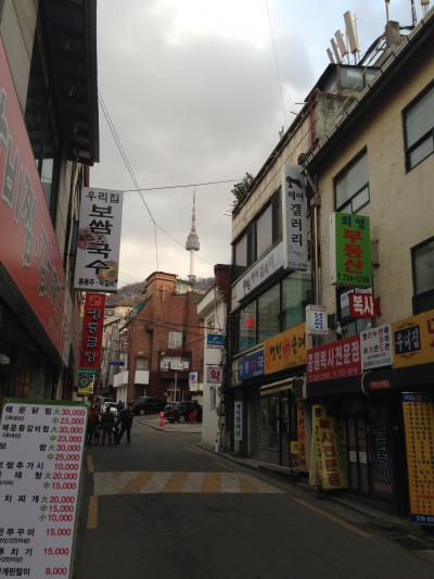 明洞駅から宿に向かう途中で、ソウルタワーが見えますｗ