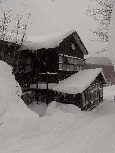 湯も建物も趣あるが