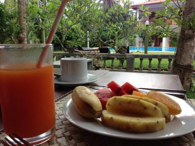 朝食１（ついてきます）