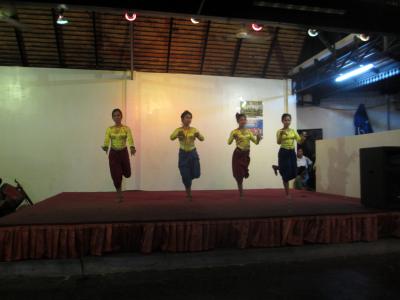 無料でカンボジアの踊りのショーが見れる