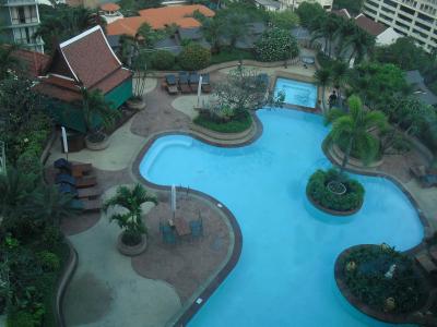 部屋は広く眺めもいいです。