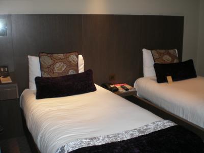 ベットの幅は広めではないかな…。