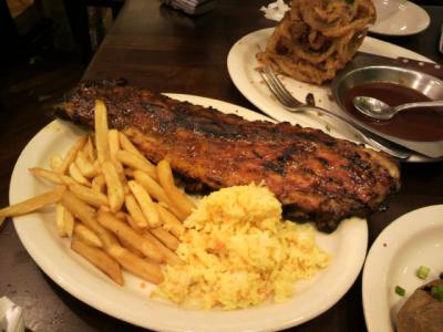 日本のスペアリブのスケールを遙かに超えてます