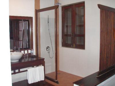 バスルームがかなりオープンで斬新です