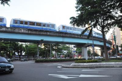 臨江街夜市へ行くには