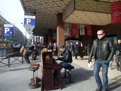 日本人の免税カウンタースタッフが不親切