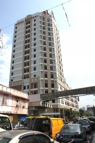 KLセントラル駅まで歩いて５分、電車移動には便利なホテル。