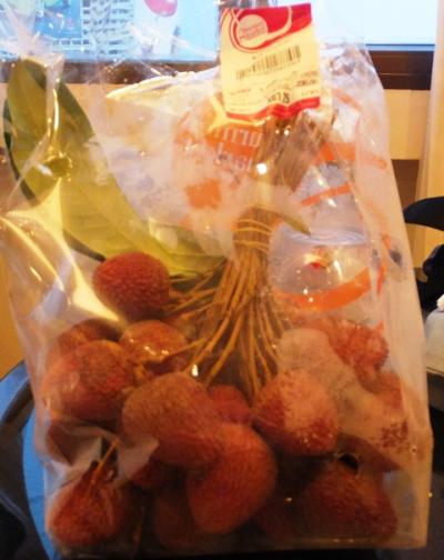 旬を先取り。「生ライチ」販売してます。