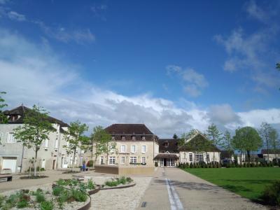 目の前の広場からの写真