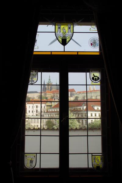 窓からはいつもプラハ城が見えますよ♪