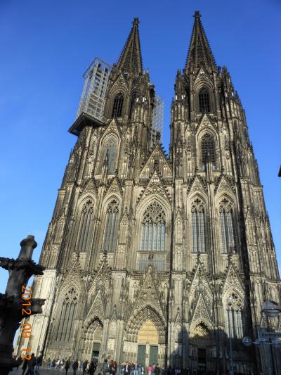 ケルンで見るべきはまずここ。塔にも上ってね。