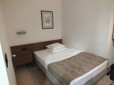 ホテルからザグレブ中央駅に徒歩で１５分、駅利用者にはお勧め！！