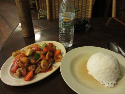 ある日の夕食（酢豚に魚が入ったものRm15）