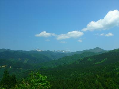 白神山地の二つ森に向かう林道からの絶景