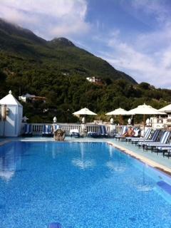 屋上のプール。すごく冷たい…